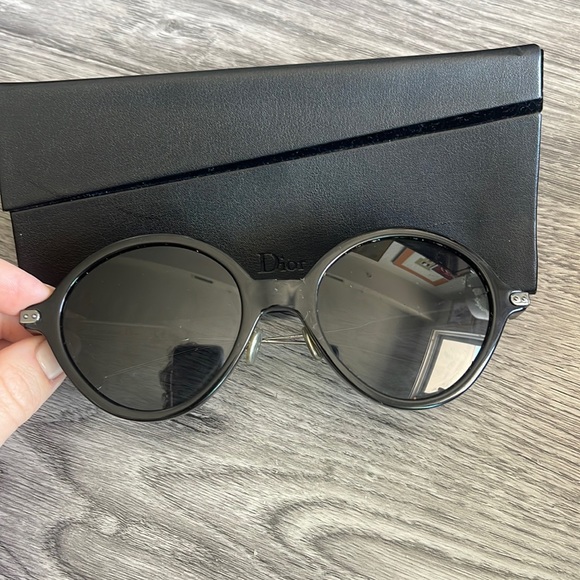 Christian Dior umbrage sunglasses - Picture 3 of 9